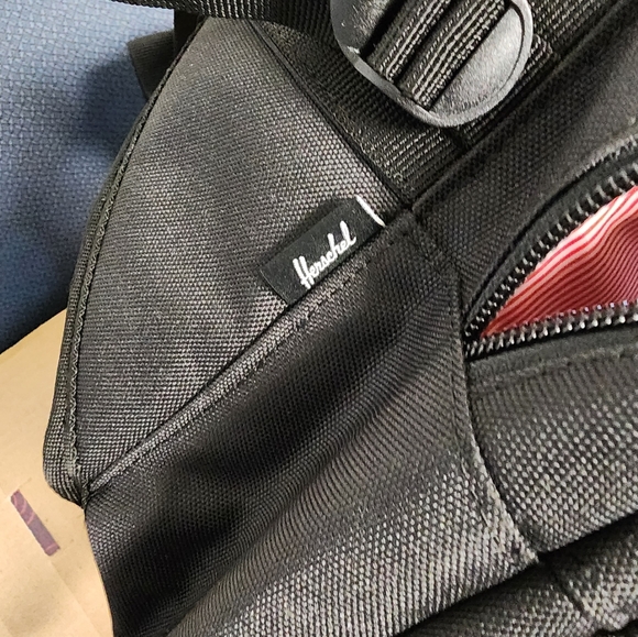 Herschel Eighteen Waist Pack NWOT - Picture 11 of 11